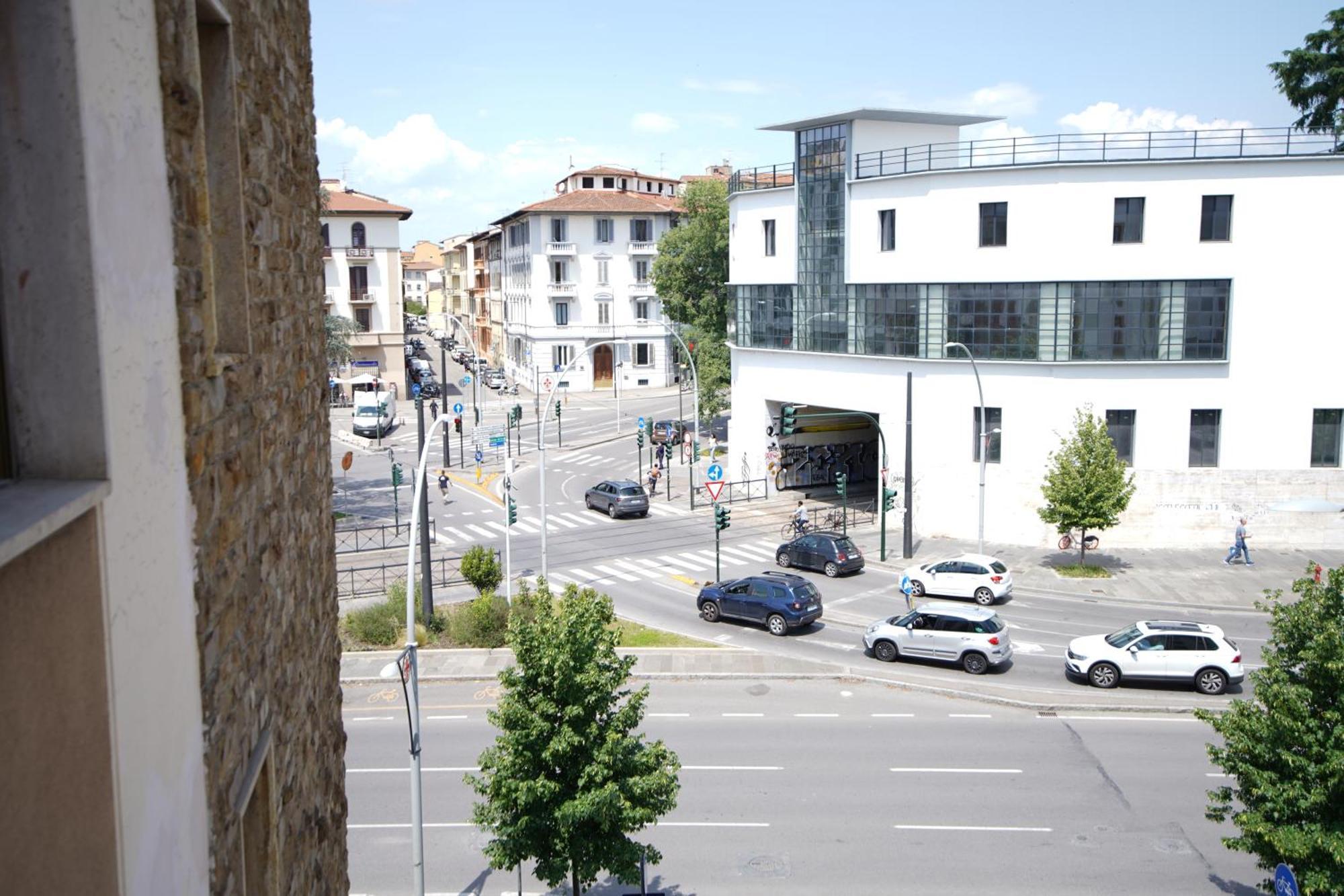 Apartment Sky Downtown Smn ,train Station,2 Letti,balcone Florence