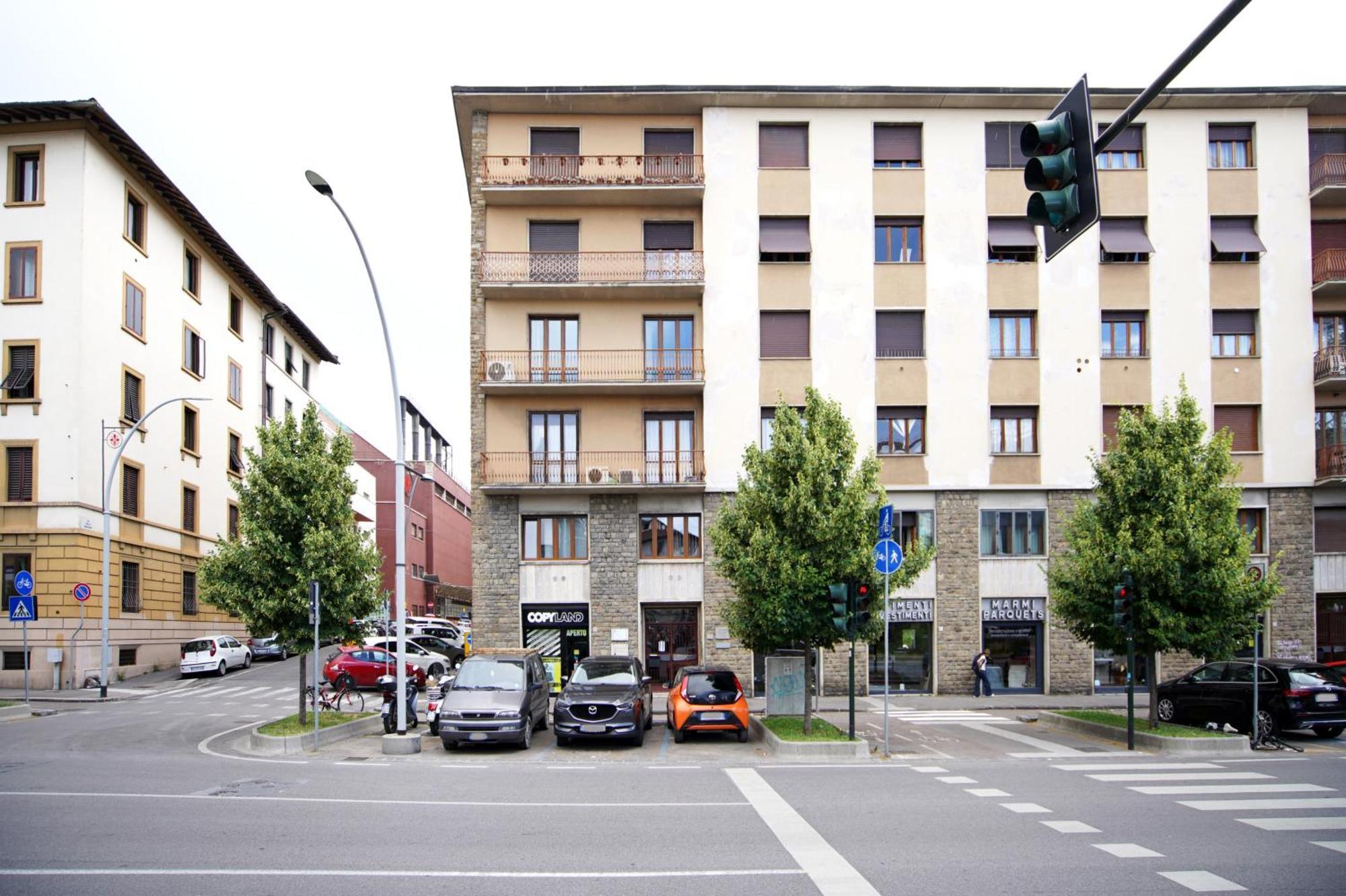 Sky Downtown Smn ,train Station,2 Letti,balcone Apartment Florence